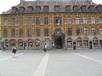  Façade de la vieille Bourse sur la place du Théâtre